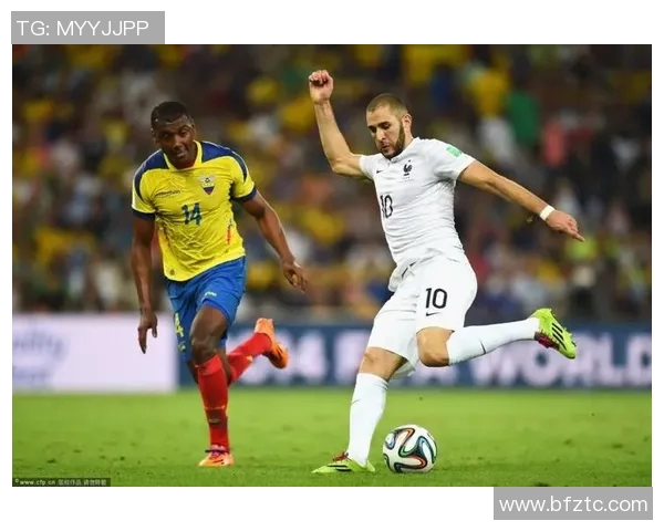 足球明星风采尽显精彩瞬间的照片集锦与背后的故事分享